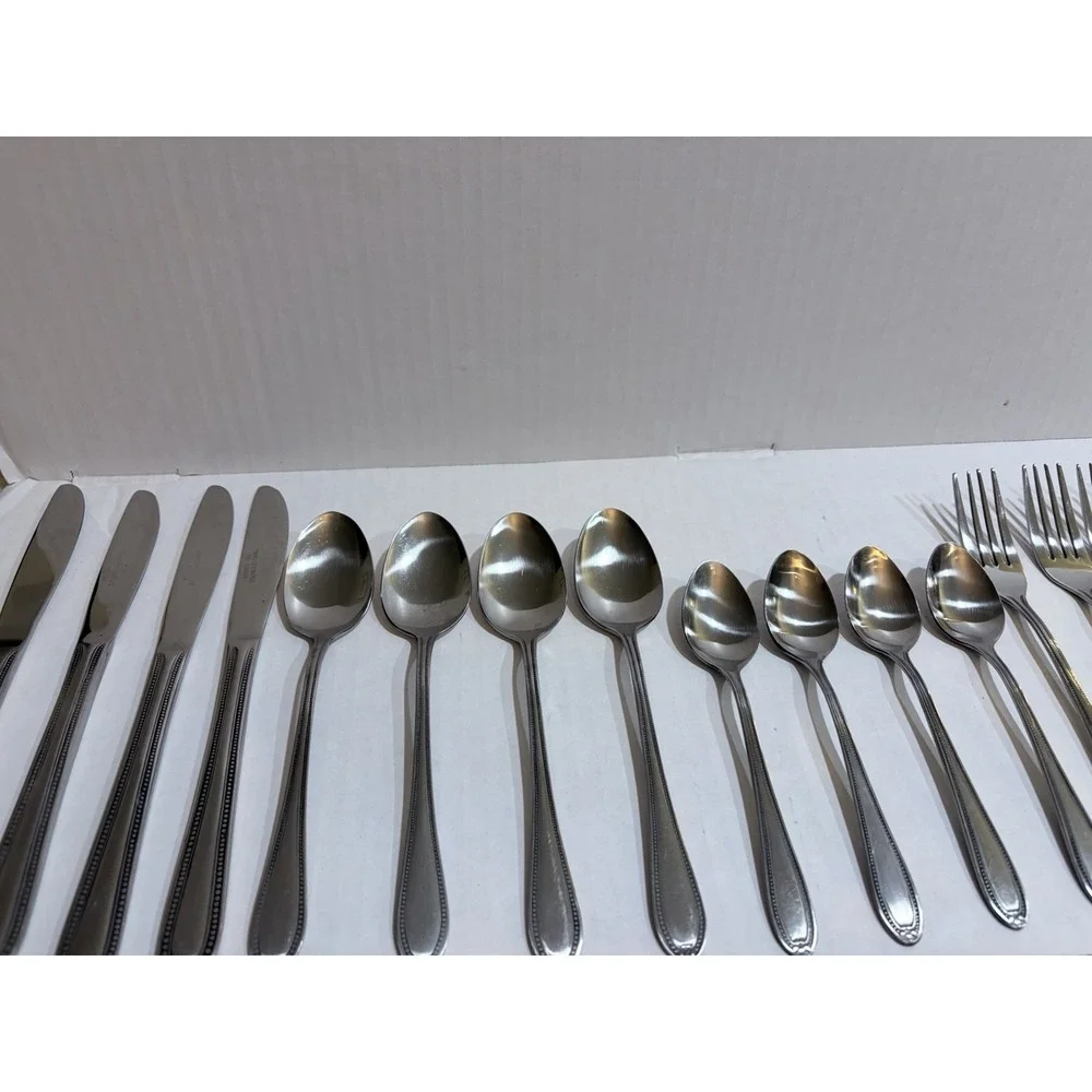 Vintage Rogers 20-Piece Stainless Steel Flatware Set Satin Silver Service for 4